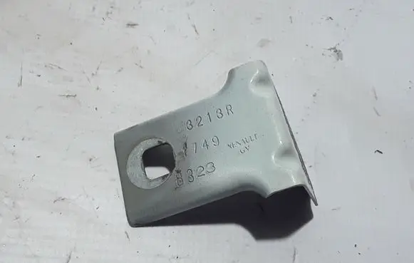 Renault Trafic III (X82) Fender mounting bracket 631425089R