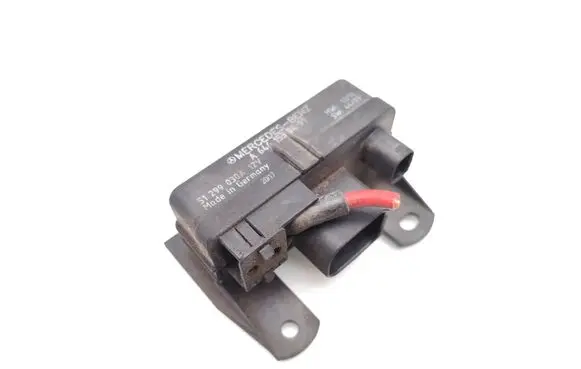 Mercedes-Benz Sprinter W901 W902 W903 W904 Glow plug pre-heat relay A6461538491