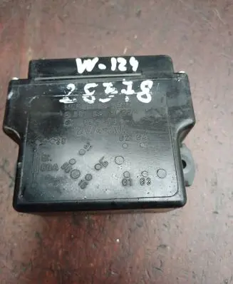 Mercedes-Benz E W124 Glow plug pre-heat relay 0015459732 899179