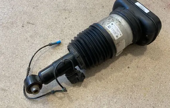 BMW X7 G07 Shock absorber/damper/air suspension 8315615 6887539
