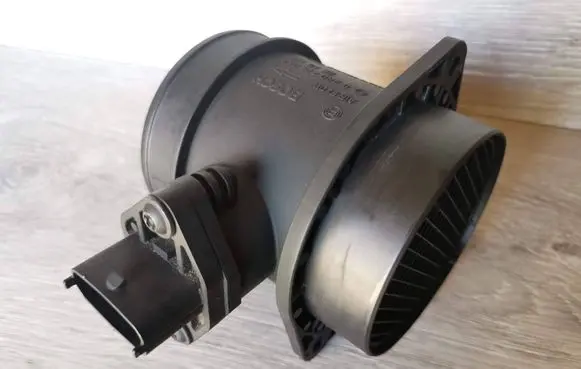 Volvo V70 Mass air flow meter 8670115 0280218088