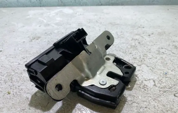 Ford Fiesta Tailgate/trunk/boot lock/catch/latch BA61A442A66BE