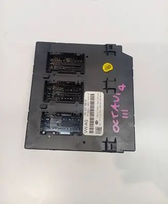 Volkswagen Golf VI Comfort/convenience module 1K0937086M 5DK00965308