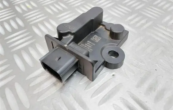 Ford Kuga III Fuel pump relay LX6A-9D370-BB