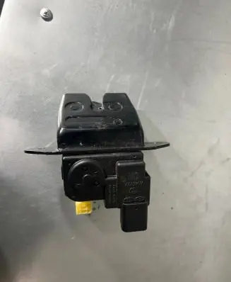 Tailgate/trunk/boot lock/catch/latch