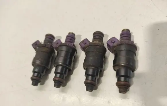 Volvo S40, V40 Fuel injectors set 9125118