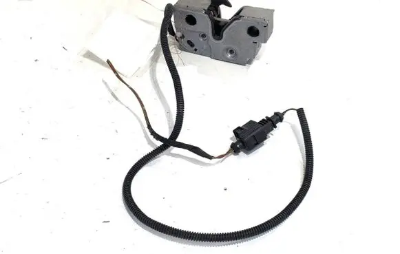 Seat Ateca Engine bonnet/hood lock/catch 575823509A