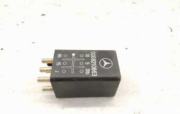 Mercedes-Benz S W126 Window wiper relay A0008210863 0008210863