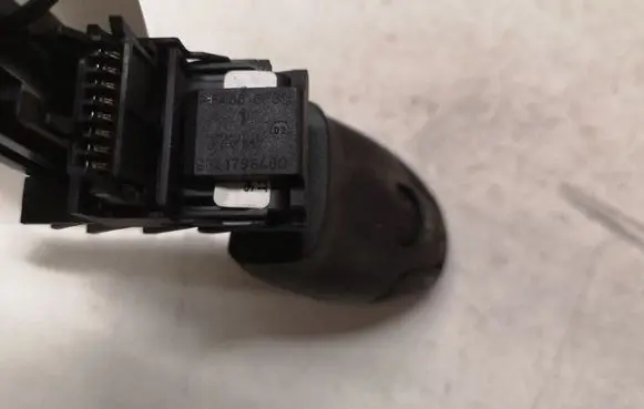 Citroen Xsara Picasso Cruise control stalk 9641796480