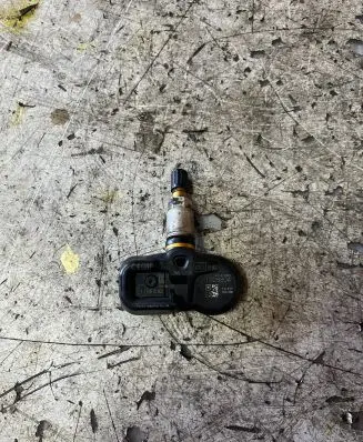 Toyota RAV 4 (XA40) Tire pressure sensor 10R035437
