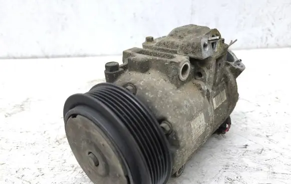 Volkswagen Polo IV 9N3 Air conditioning (A/C) compressor (pump) 6q0820808d