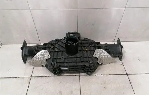 Chevrolet Corvette C8 Air filter cleaner box bracket assembly 85515962