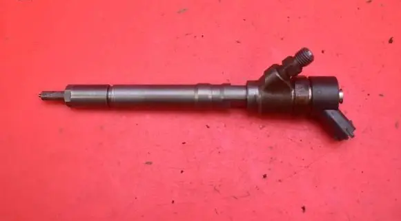 KIA Carens I Fuel injector 33800-27010