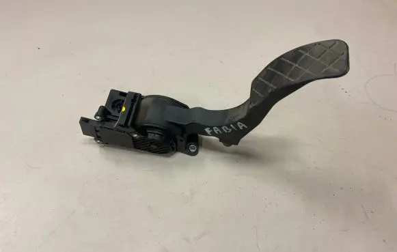 Skoda Fabia Mk2 (5J) Accelerator throttle pedal 6Q1721503F 0280755063 792209024B3
