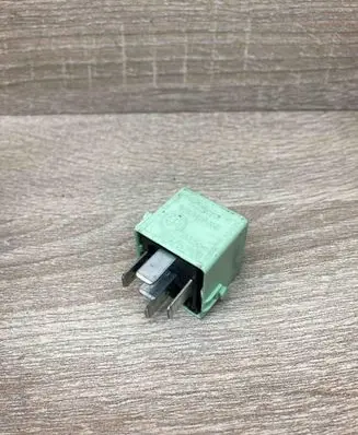 BMW 5 E39 Other relay 8373700 V23134K59X312