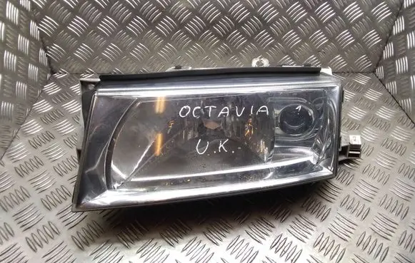 Skoda Octavia Mk1 (1U) Headlight/headlamp 1U2941017P