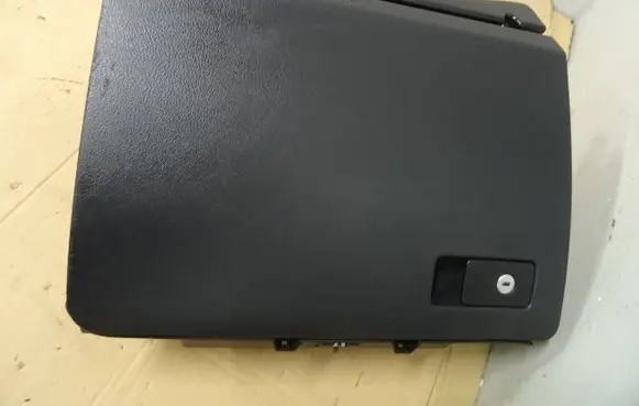 Volkswagen PASSAT B6 Glove box 3C1857114 P0108696 T0024226