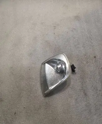 Volkswagen Polo Front indicator light 