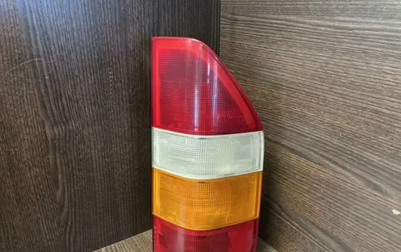 Mercedes-Benz Sprinter W901 W902 W903 W904 Rear/tail lights A0008261956