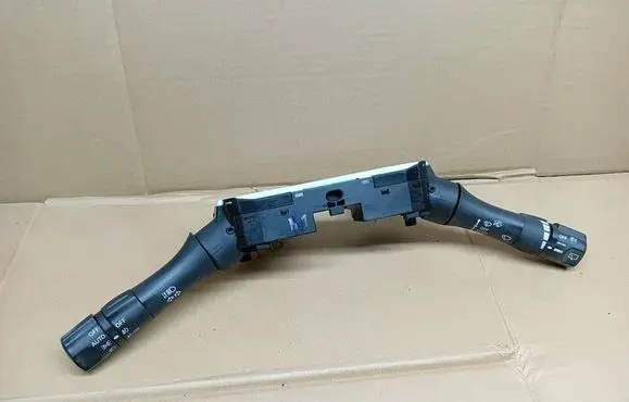 Nissan Juke I F15 Indicator stalk