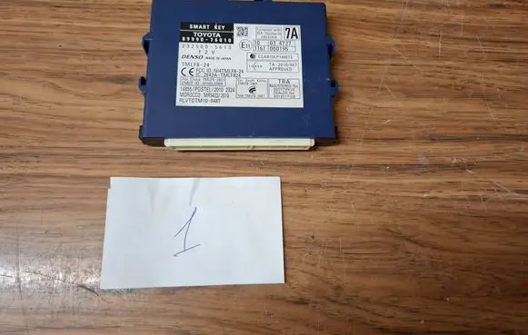 Lexus CT 200H Keyless (KESSY) go control unit/module 89990-76010