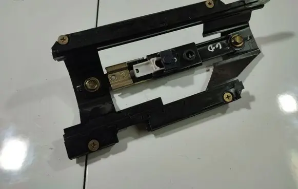 Opel Frontera B Seat belt adjustment rail 16215