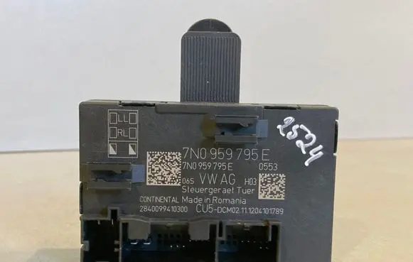 Skoda Yeti (5L) Door control unit/module 7N0959795E 2840099410300