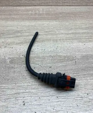 BMW 5 E39 Plug wire 1928300527