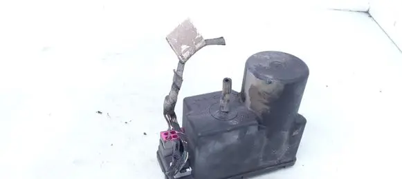 Audi 80 90 S2 B4 Central locking vacuum pump 4A0862257A