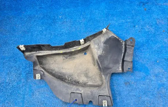 BMW 4 G22 G23 G24 G26 Front wheel arch liner splash guards 8070526