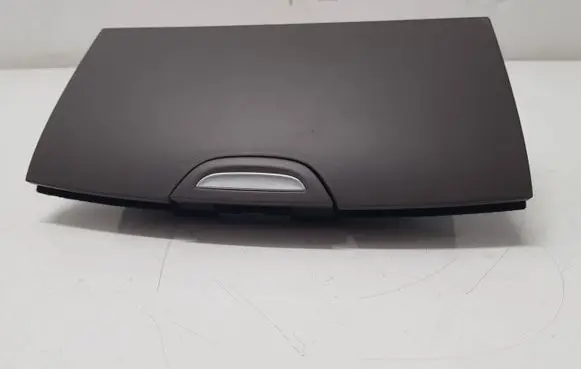 Glove box