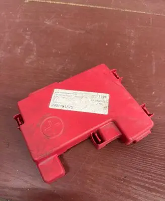Renault Master III Fuse box cover 240119157S
