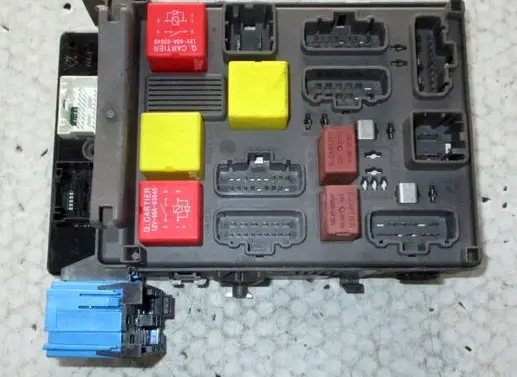 Renault Espace IV Fuse module