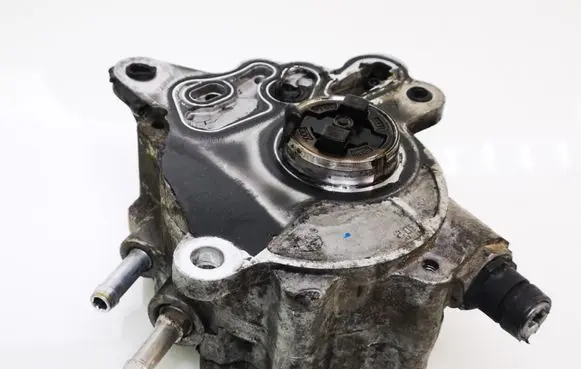 Volkswagen PASSAT B6 Vacuum pump 03G145209 060905C21