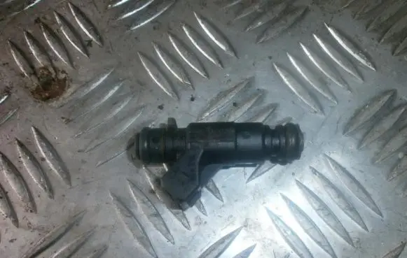 Mercedes-Benz C W202 Fuel injector 0280155742