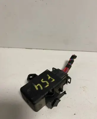 Volkswagen PASSAT B6 Seat heating relay 1K0959772