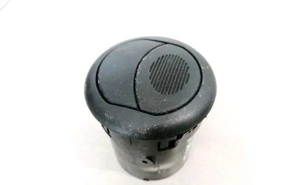 Fiat Doblo Dash center air vent grill A504
