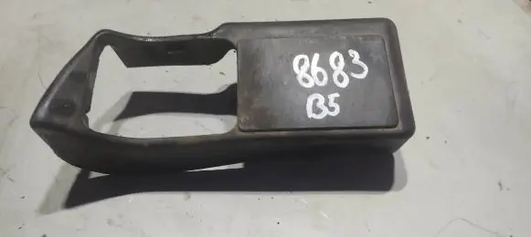 Volkswagen PASSAT B5 Other engine bay part 8D0972807