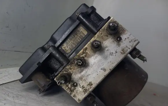 Peugeot 107 ABS Pump 
