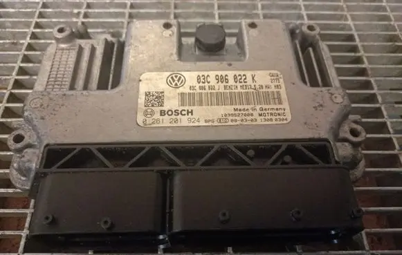 Volkswagen Golf Plus Air suspension control unit module (rear) 03C906022K
