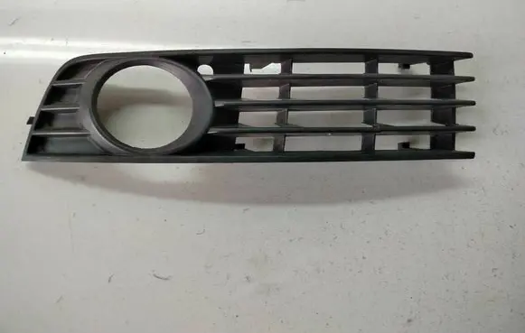 Audi A4 S4 B6 8E 8H Front fog light trim/grill 8E0807681