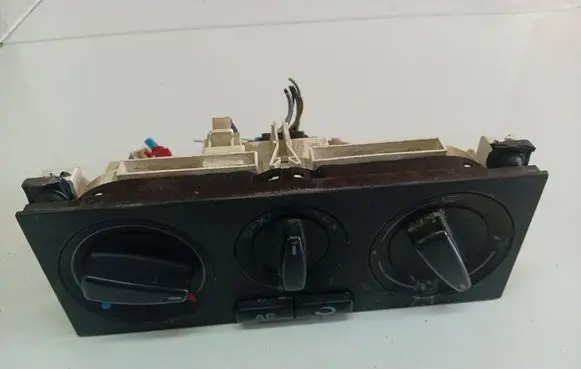 Volkswagen PASSAT B5 Climate control unit 