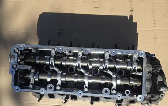 Volkswagen Touareg II Engine head 1057354AT
