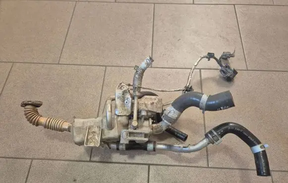 Hyundai i30 EGR valve cooler 2841007600 2840007100