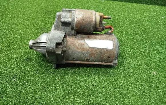 Opel Vivaro Starter motor 93863426