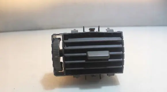 Skoda Octavia Mk1 (1U) Dashboard air vent grill cover trim 