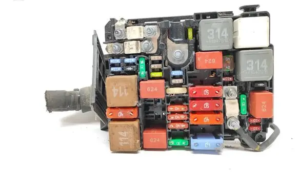 Peugeot 308 Fuse module 9804848580