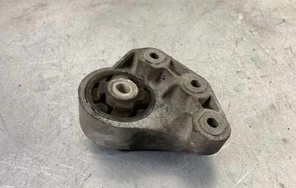 Audi A6 S6 C6 4F Engine mount bracket