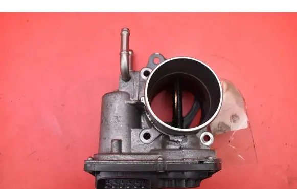 Toyota Verso-S Throttle body valve 261000R020