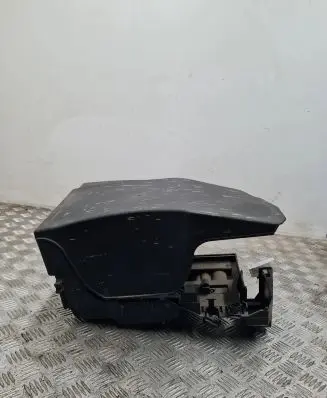 Battery box tray